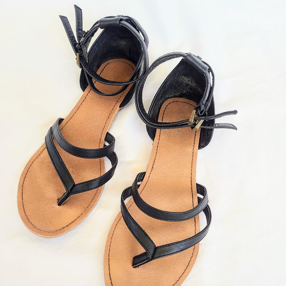 Forever 21 Black Ankle Strap Sandal 7.5
